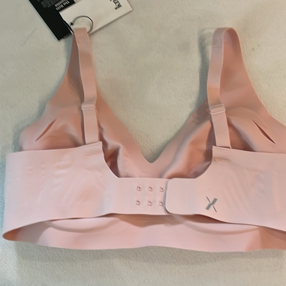 Knix Revolution Bra - Picture 2 of 2